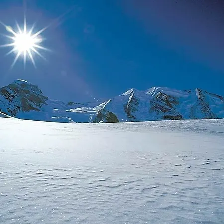 فندق Languard 3*